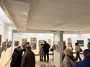 esenen salon 1411241 1 В изложбена зала „Вароша“ са подредени живописни работи, скулптура и приложни изкуства в Есенен салон 2024