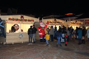 koleden bazar 411241 В дните от 12 до 31 декември на площад „Тодор Кирков“ в квартал „Вароша“ ще бъде разположен Коледният базар в Ловеч