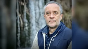 plamen svov 2611241 Музикално-поетична вечер „Сняг до поискване“ с участието на поета с китара Пламен Сивов се организира в Клуба на дейците на културата на 5 декември