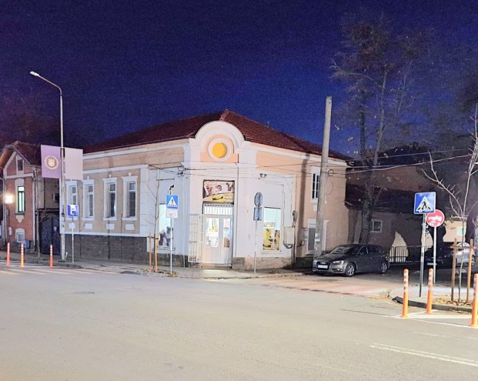 zabrana spirane 2111241 2 Ограничава се спирането и паркирането на Т-образното кръстовище на бул. „България“ и ул. „Акад. Ан. Иширков“