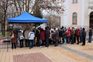 chorba nikulden 912241 Община Ловеч и тази година раздаде на гражданите безплатна рибена чорба за Никулден
