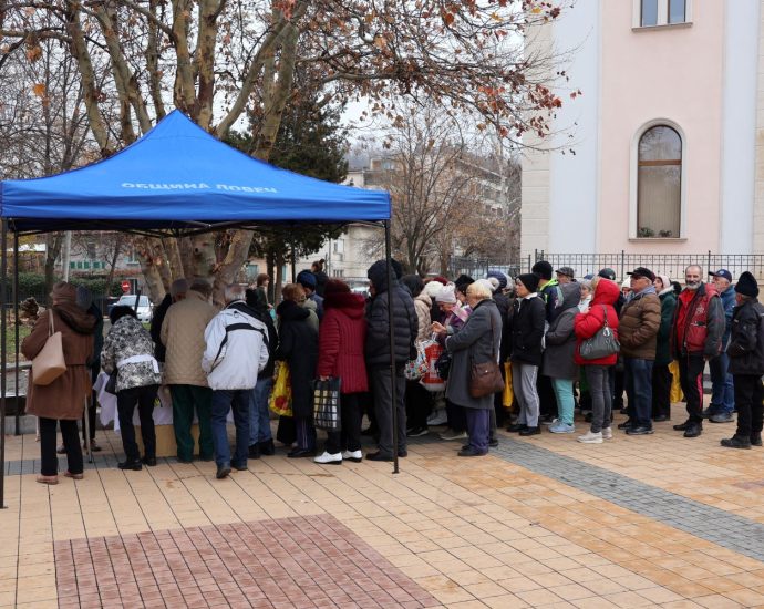 chorba nikulden 912241 Община Ловеч и тази година раздаде на гражданите безплатна рибена чорба за Никулден