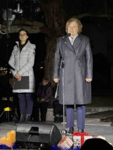 donka mihailova 512241 „Подари на непознат“ – за девета поредна година ще направи празници на наши съграждани по-щастливи
