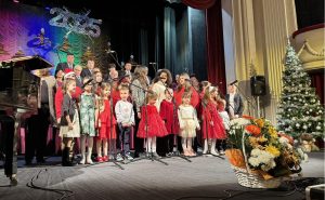 koleden koncert 1112241 6 Вълшебен Коледен концерт се състоя в препълнения салон на Ловчанско читалище "Наука - 1870 г.“