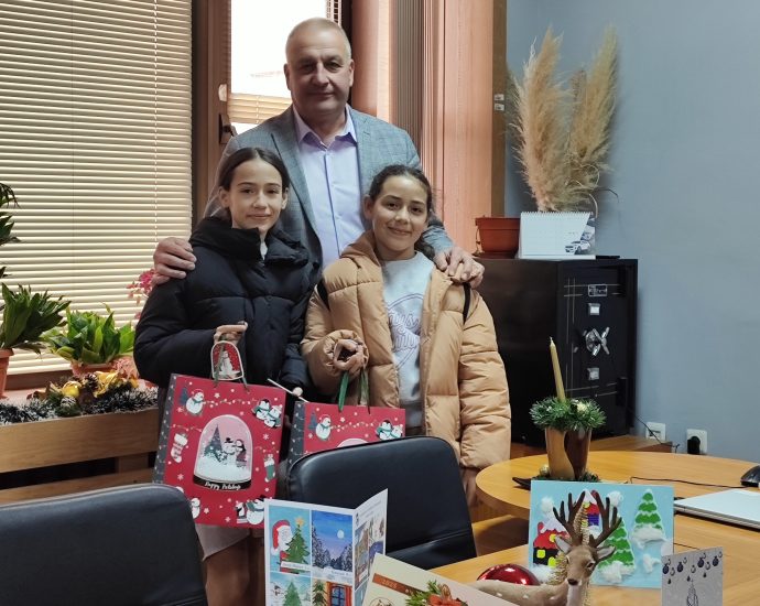 nap risunki 2312241 Деца рисуваха зимна приказка в НАП Ловеч