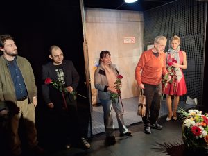 theetre lovech 912241 1 „Асансьорът“ на Драматичен театър „Борис Луканов“ в Ловеч тръгна устремно нагоре след успешна премиера на 8 декември 2024 г.