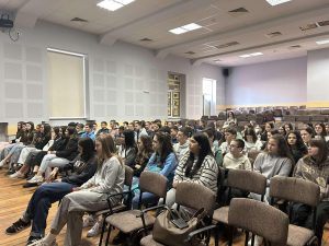 pc vep 2001251 6 Превантивно-информационен център /ПИЦ/ към Община Ловеч проведе информационни срещи с ученици за вредите от вейп устройствата
