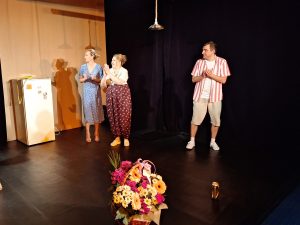 teather 1501251 3 Публиката посрещна с възторг "Хладилникът" на Драматичния театър в Ловеч