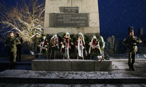 chestvane levski 1902251 9 С гражданско поклонение и военен ритуал  пред паметника на Левски в Ловеч бяха отбелязани 152 години от гибелта му