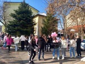 red cross 2602251 4 С изнасяне на открити уроци, презентации и ролеви игри на тема „Заедно срещу тормоза в училище!“ младите червенокръстци от клуб Ловеч, Тетевен, Летница и Луковит казаха днес „МОЖЕМ ДА БЪДЕМ ПО-ДОБРИ!”