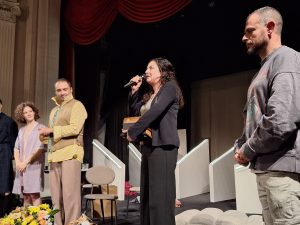 teather 2102251 5 Ловешкият театър реализира съвместно със Сатирата "Не забравяйте да се подпишете"