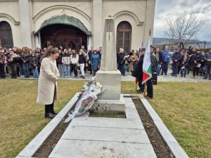 ou treti 303251 1 Областният управител Дора Стоянова чества Националния празник 3 март с тетевенци