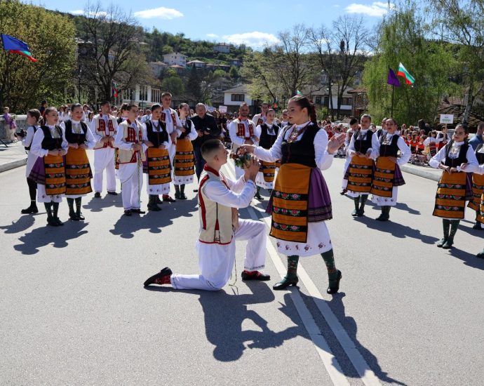 cvetnica 1304251 3 Хиляди се стекоха за най-хубавият и слънчев празник - нашата ловешка Цветница