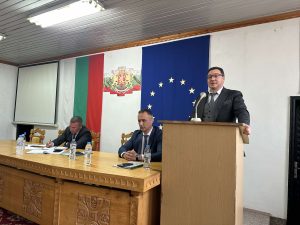 mvr mnstar 2304251 Обществото е изключително чувствително към пътната безопасност и наша отговорност е да засилим дисциплината на водачите, заяви министър Даниел Митов на отчета на дирекцията в Ловеч