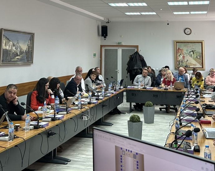 obs lovech 904251 Водената от Председателя на Общински съвет Ловеч Кирил Гумнеров сглобка не можа да прокара увеличаване на таксите и цените на услугите за гражданите на община Ловеч