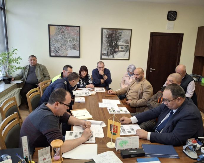 okbd 1504251 1 Заседание на Общинската комисия по безопасност на движението се проведе в Троян