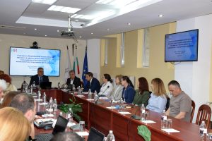 ou kragla masa 104251 2 Областният управител Дора Стоянова взе участие в кръгла маса във връзка с присъединяването на България към Организацията за икономическо сътрудничество и развитие /ОИСР/