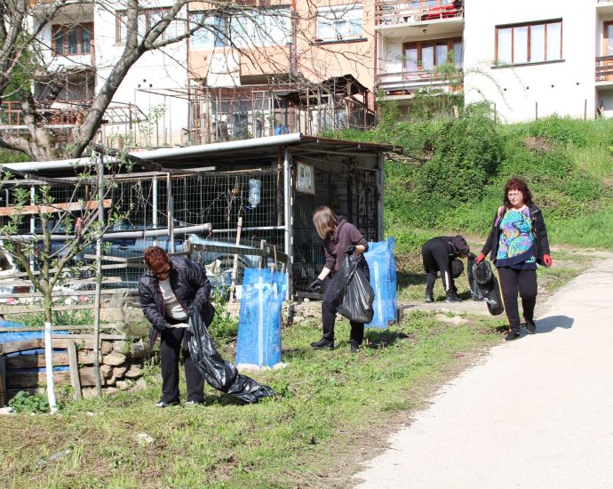 teteven pochistavne 2604251 1 В Тетевен се проведе традиционната кампания за пролетно почистване