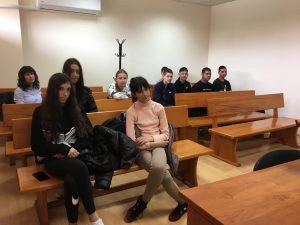 uchenici prokuratura 104251 2 Прокурор от РП – Ловеч обясни на ученици какви са престъпленията, свързани с наркотици