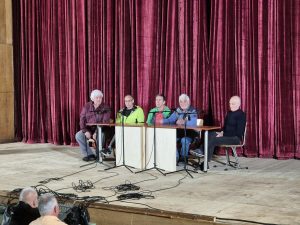 geroi everest 1205251 1 Героите от „Еверест 84“ се срещнаха с тетевенци 41 години след подвига