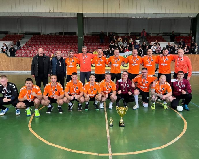 handbal osam 2605251 1 Повод за Ловешка гордост! Мъжкия хандбален отбор на Осъм Ловеч за поредна година в Топ 3 на най-добрите отбори за мъже в България.
