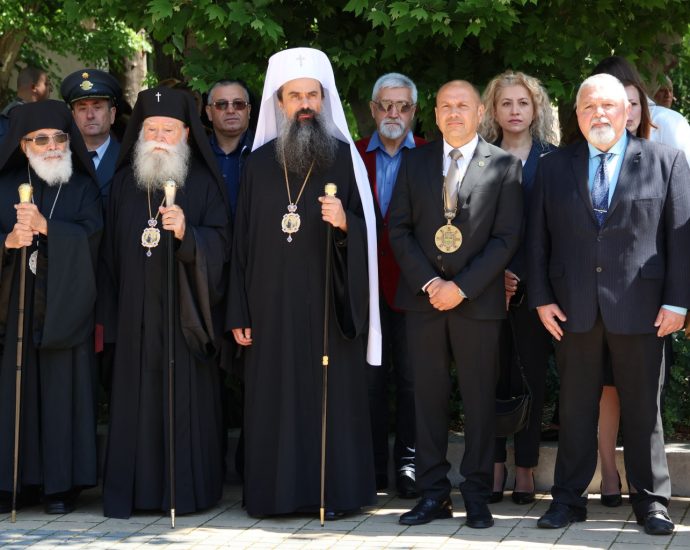 praznik lovech 1105251 4 Ловеч отпразнува своя празник с тържествена литургия и богата официална програма