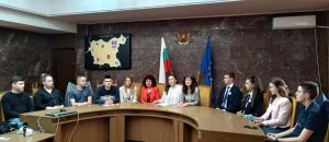 uchenici samoupravlenie 905251 3 Ученици влязоха в ролите на управници в Ловеч за Деня на ученическото самоуправление
