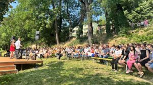 dplomirane 1906251 2 Кметът на Община Ловеч Страцимир Петков взе участие в тържествените церемонии по дипломирането на Випуск 2025 в две от водещите училища в града