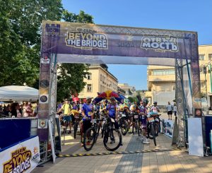 otvad mosta 1406251 2 Днес Ловеч се събуди с ритъм и енергия. Спортното събитие „ОТВЪД МОСТЪ“ събра над 600 участници от цялата страна