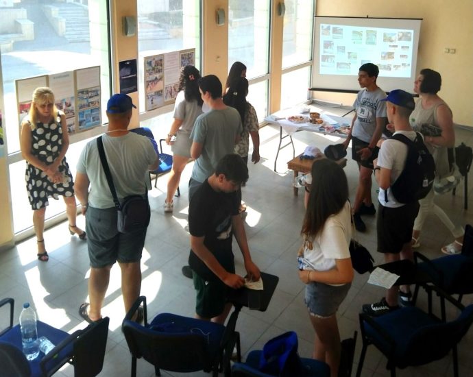 piz vrati 2706251 2 Ден на отворените врати в ПИЦ – Ловеч: „Силата е в избора“ срещу наркотиците