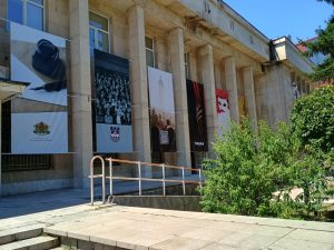 fasada teather 507251 1 Нов облик за фасадата на Драматичен театър „Борис Луканов“ в Ловеч