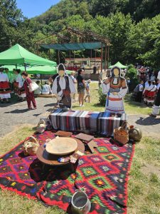 ribarica folk 2207251 14 Над 1000 самодейци оживиха Рибарица на Празника на народния обичай и автентичната носия