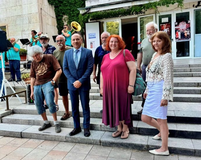 sinia zona 1007251 2 Ловеч вдъхнови художници с увреждания по време на юбилейния пленер „Синя зона“