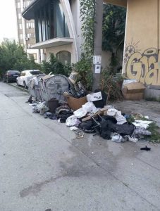 bokluci 1408251 1 Страцимир Петков: Аз не бих си изхвърлил покъщнината от ремонта до контейнера. И много хора не го правят. Апелирам към тези, които не им пука – не го правете.