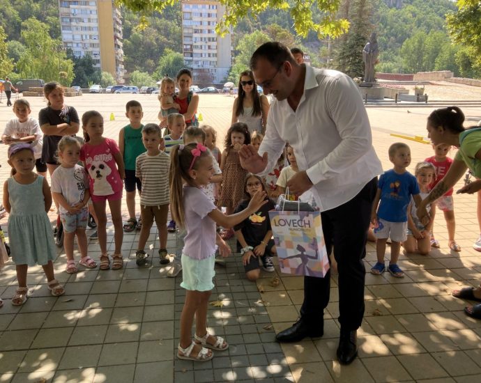 den mladeji 1308251 8 Младите хора в Ловеч отбелязаха Международния ден на младежта с оспорвани състезания и творчески работилници