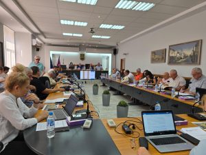 obs 208252 Валентина Недялкова, общински съветник ГЕРБ-СДС По време на заседанието на Общински съвет – Ловеч, местната сглобка си прокара всичко, за което явно си има договореност