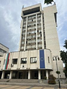 ou energiina efektivnost 108251 3 С тържествена церемония на 1 август в Ловеч бе открита строителната площадка по проекта „Устойчиво енергийно обновяване на административната сграда на Областна администрация Ловеч“