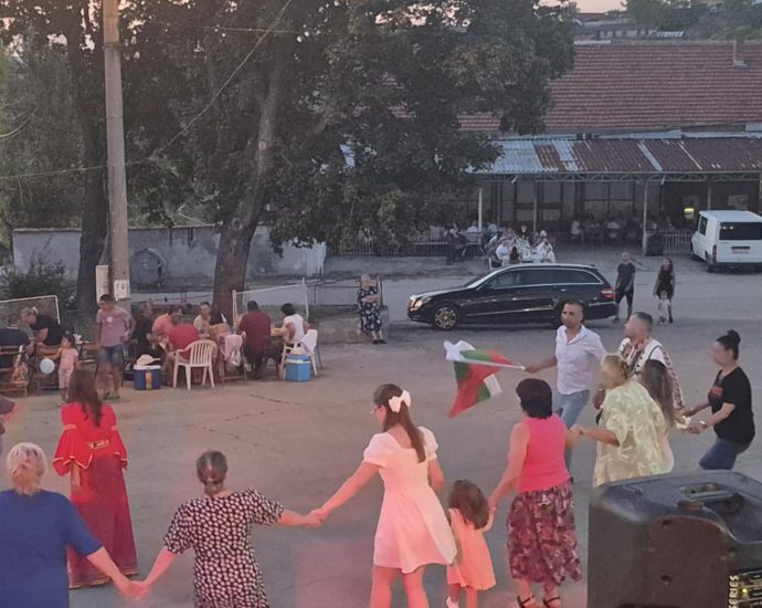 presiaka praznik 508251 1 Село Пресяка отпразнува традиционния си сбор с кулинарен фестивал и празнична заря