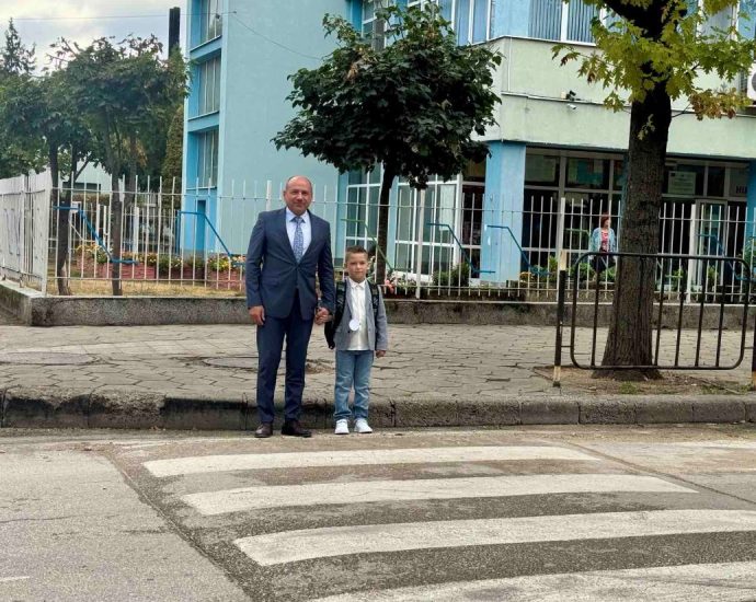 bezopasnost deca lovech 1509251 3 Община Ловеч стартира учебната година с инициативата „Безопасно до училище“