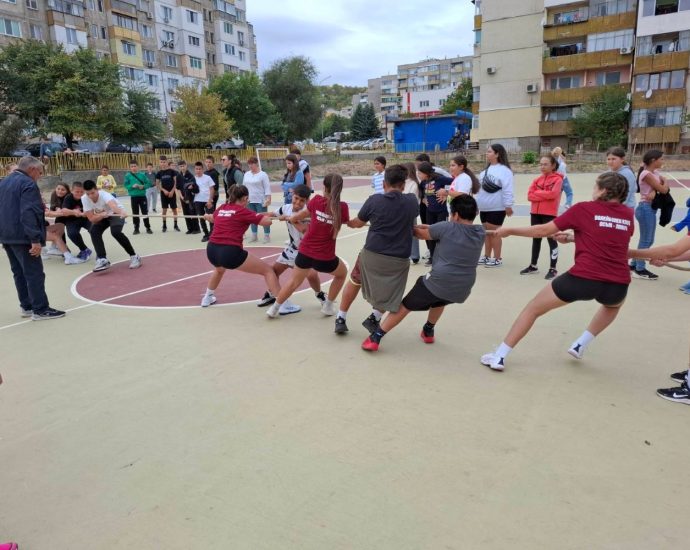den sport lovech 290925 6 Учениците в Ловеч отбелязаха Европейския ден на спорта с игри, предизвикателства и клубни демонстрации