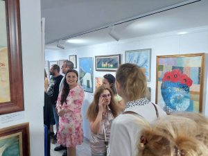арт галерия мостове изложба 2309251 15 „Полетът на цветовете – млади гласове в изкуството“ оживя в Ловеч