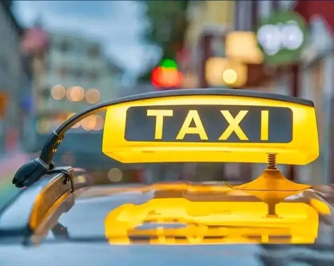 taxi lovech 1910251 Общински съвет Ловеч ще реши какви да бъдат минималните цени за таксиметровите услуги на територията на община Ловеч
