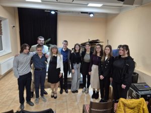 glasat na dushata 241125 2 Литературният сборник „Гласът на Душата“ – 2025 беше представен в Троян пред многобройна публика