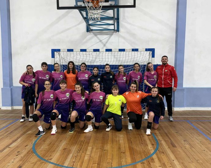 handball lovech 241125 2 Женският отбор на ХК „Ловеч 98“ ще зимува на второ място в „Б“ Републиканската хандбална група