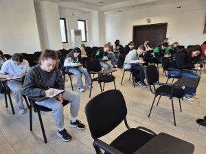 obicham balgarskite dumi troyan 31125 Седмокласници от Троян показаха любовта си към родния език в състезанието „Обичам българските думи“