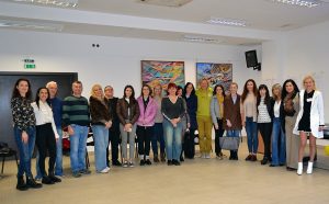 obuchenie uchiteli troyan 241125 Обучителен семинар в Троян представи иновативни подходи за работа с деца и младежи в риск