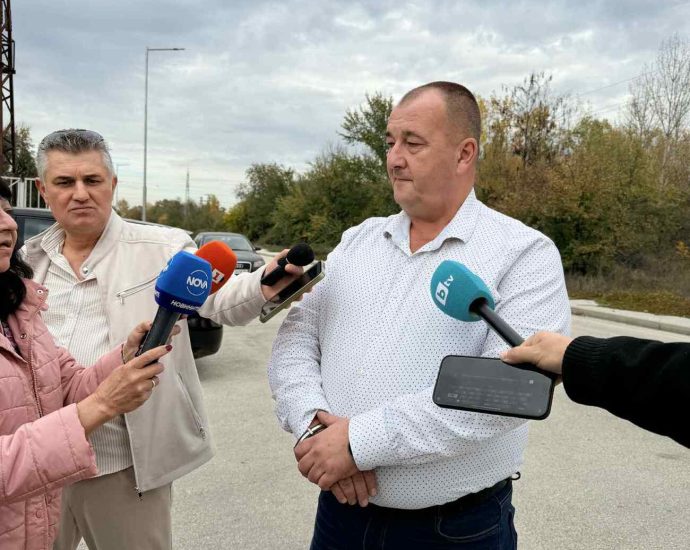 police pres darjani 31125 Задържани са двамата мъже избягали от затворническо общежитие в Ловеч. Вторият е задържан в необитаема къща на бул. „България“