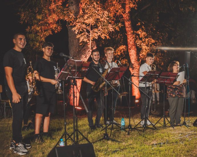 Djazztet 91225 Коледна магия за малки и големи: работилница, магично шоу и джаз концерт в Ловеч на 13 декември
