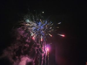elha teteven 71225 14 Коледната елха в Тетевен грейна и бе поставено началото на Коледните и Новогодишни празници в общината