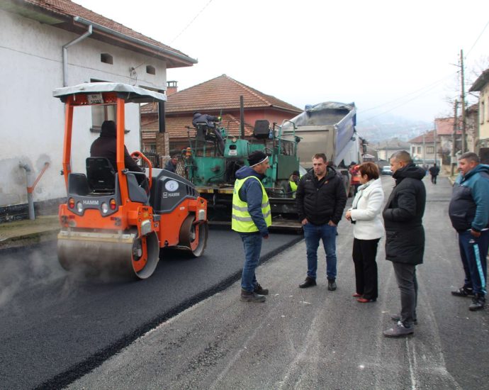 galata asfalt 181225 8 В село Галата бе извършено асфалтиране на улица „Георги Бенковски“ с обща дължина 280 метра